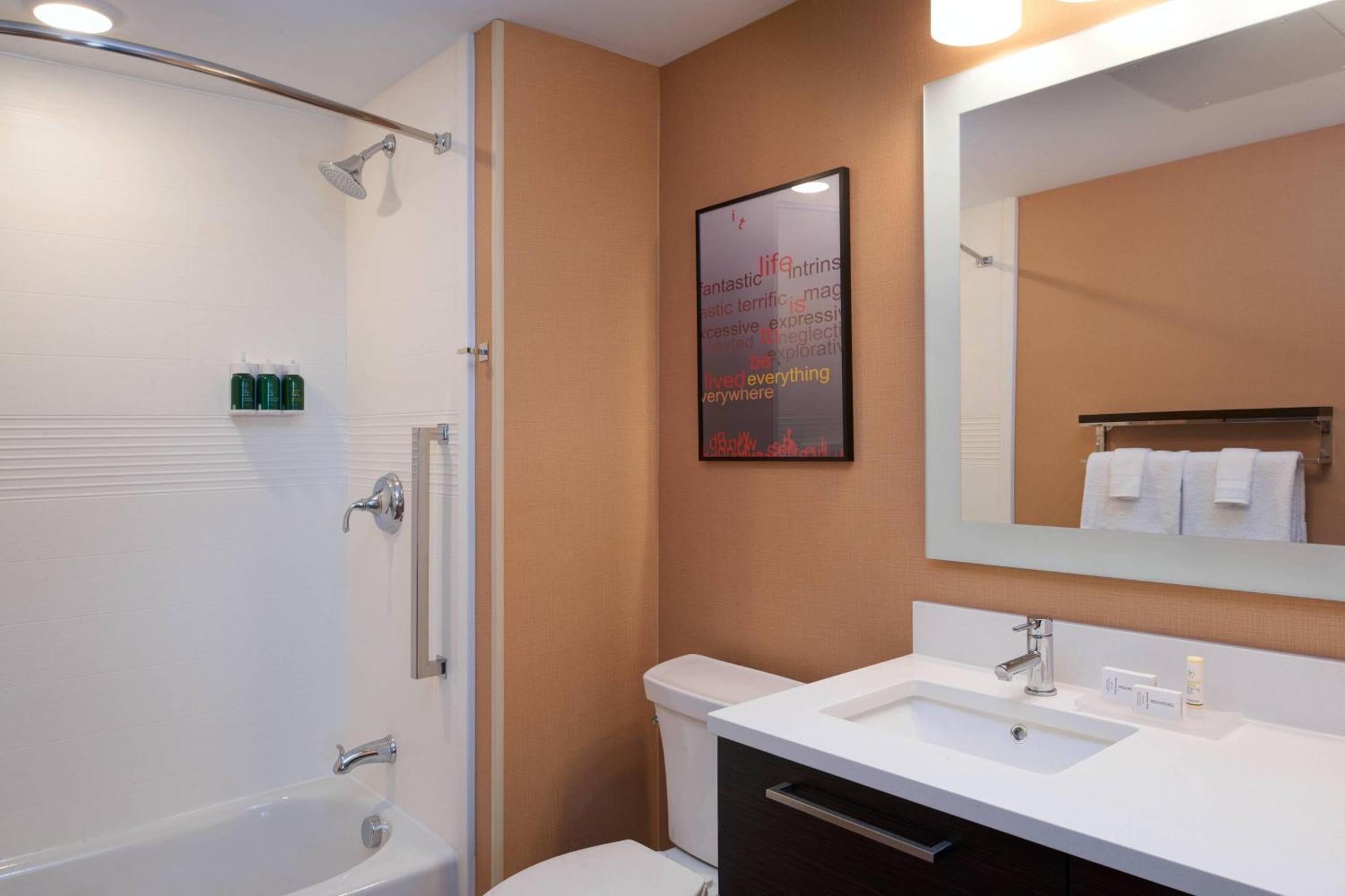 Towneplace Suites By Marriott Grand Rapids Airport Cascade Dış mekan fotoğraf